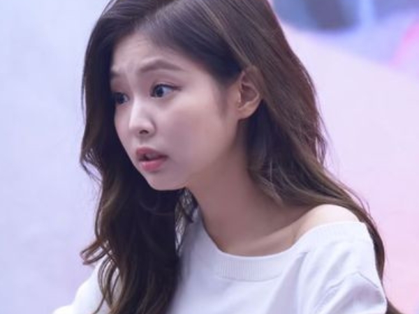 Jennie 為什麼每天都穿同一件 T-Shirt ? 困惑表情萌翻粉絲
