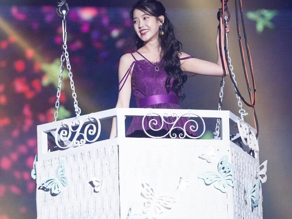 IU「演唱會」和「年曆」造型搶先看，TWICE、李準基台上台下好熱鬧！
