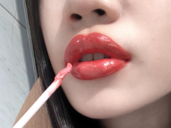 沒情人照樣閃!2018 限量「聖誕彩妝總整」,直接閃出女王般氣勢光!