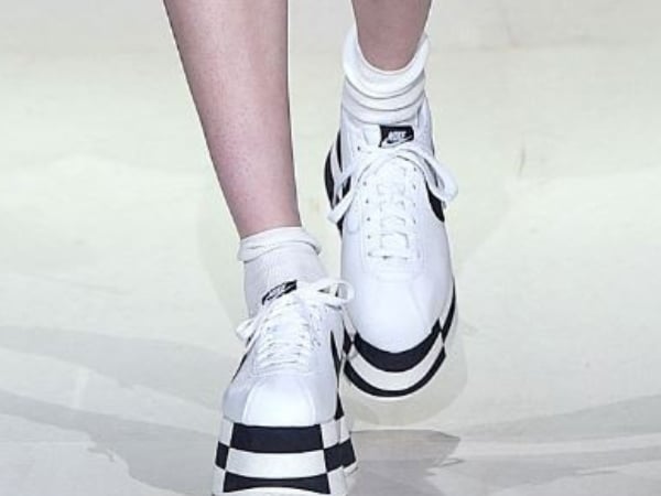 COMME des GARCONS x Nike Cortez最新聯名 超厚底球鞋登高一呼 極限量抵台！