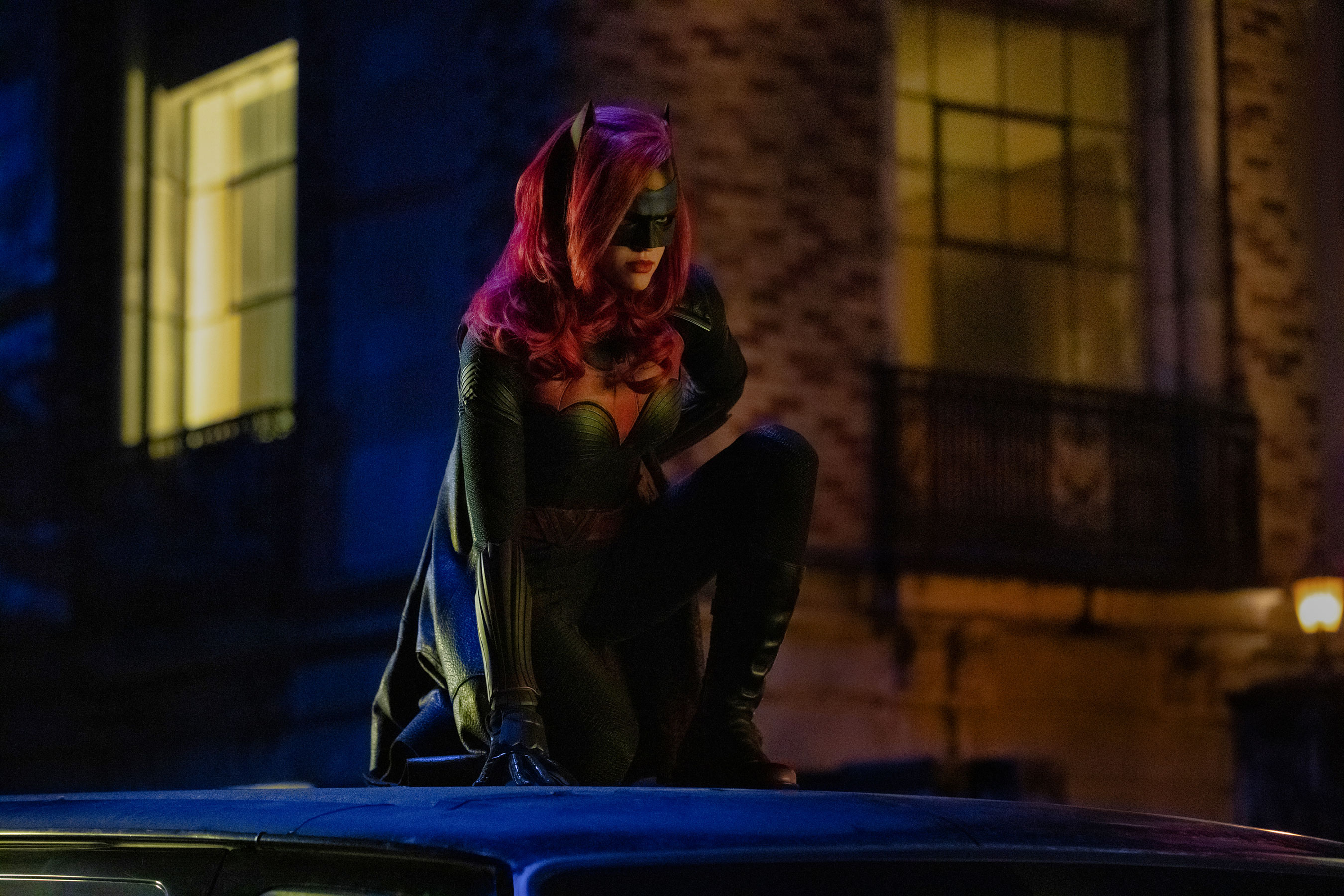 Batwoman首登場預告片出爐！Ruby Rose 紅髮紅唇迷倒眾生！