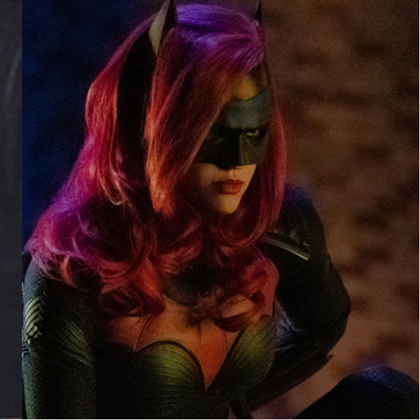 Batwoman首登場預告片出爐！Ruby Rose 紅髮紅唇迷倒眾生！