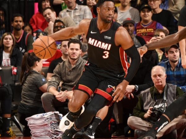 年齡不是問題!「閃電俠」Wade 替補上陣狂砍 35 分 「回春」表現無人能擋!