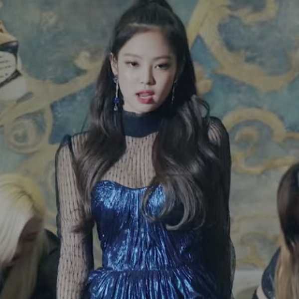 6萬又飛了！BLACKPINK Jennie 一刀剪了好萊塢女星的愛裙做造型！