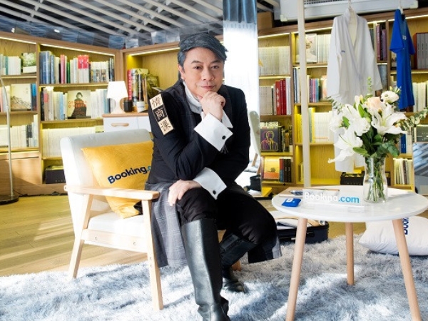 自爆在廁所讀經濟學！蔡康永與 Booking.com 快閃書屋有趣問答　閱讀秘密大揭露
