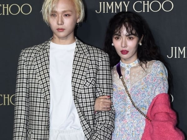 解約後首度同台!泫雅、E'Dawn 牽手出席活動,下台直播:「很想粉絲,請等我回歸!」