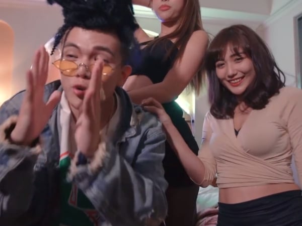 「坐上八爪椅，累炸！」反骨男孩發布新曲　孫生 solo 饒舌再惡搞吳亦凡？