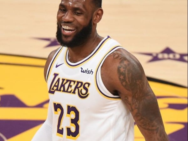 父子傳承！小詹皇新賽季改穿 23 號球衣　父親 LeBron James 高興表示：我感到非常驕傲！