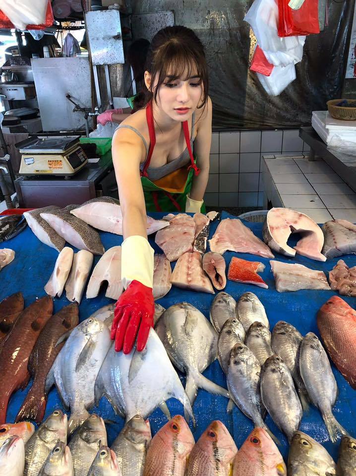 台灣街市低胸賣魚妹大起底！原來係知名KOL？