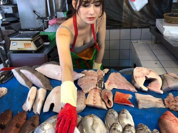 台灣街市低胸賣魚妹大起底！原來係知名KOL？