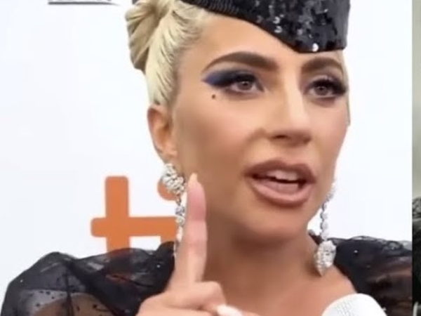 同個故事說不爛！她搞笑模仿 Lady Gaga《一個巨星的誕生》100 人只有布萊德利庫柏相信她！