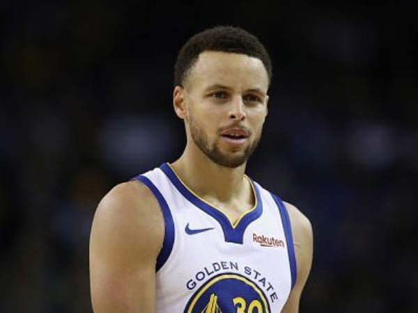 語出驚人！NBA 球星 Stephen Curry 不相信「人類登陸過月球」　在網路上引起眾人熱議