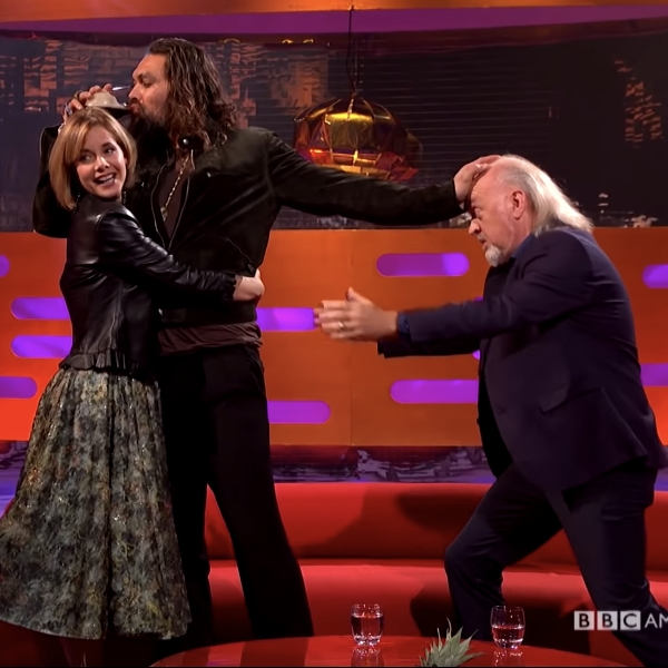 《水行俠》傑森摩莫亞上英國脫口秀，敘述如何成為女粉絲男友們「最痛恨的偶像」！