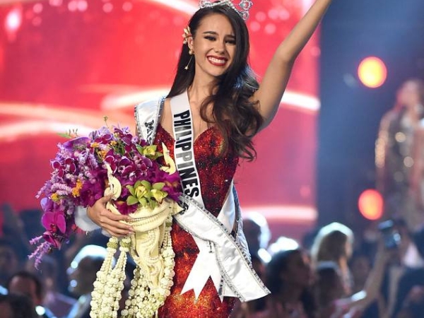 2018 環球小姐出爐！菲律賓才女 Catriona Gray 摘后冠　首位「跨性別」參賽者 Angela Ponce 成最大焦點