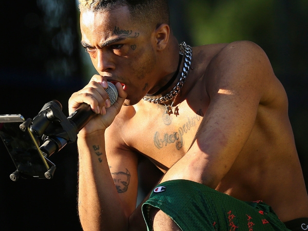 XXXTentacion 過世後首發新專輯《Skins》空降排行冠軍！粉絲惋惜：原本是未來嘻哈巨星 …