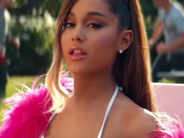 網友改編亞莉安娜金曲〈thank u, next〉為「化作塵埃」，唱出復仇者們的心聲！