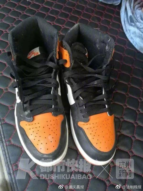 價值 3 萬的 Air Jordan 1 被爸爸摔壞，這位小弟一氣之下報警抓爸爸！