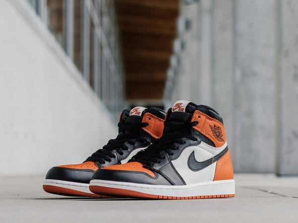 價值 3 萬的 Air Jordan 1 被爸爸摔壞，這位小弟一氣之下報警抓爸爸！