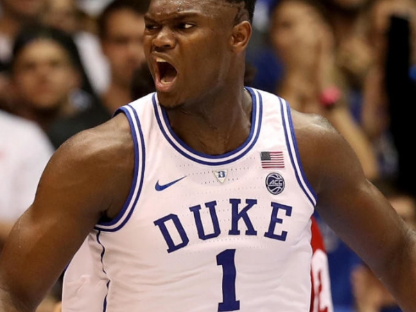 「詹皇 2.0」Zion Williamson「血腥釘板火鍋」嚇傻全場觀眾　帶領杜克大勝對手 51 分