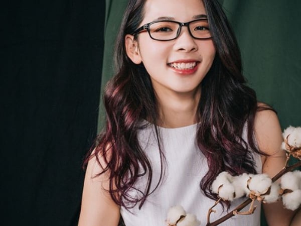 最大尺度！「滴妹」暗黑造型「看不出有穿」　網傻眼：是沒眼鏡和「衣服」嗎？