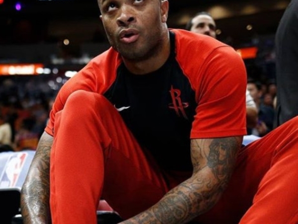 號稱 NBA 第一鞋王！盤點火箭 P·J·塔克本賽季腳上球鞋　鍾愛 Nike 家中被數千雙鞋塞爆！