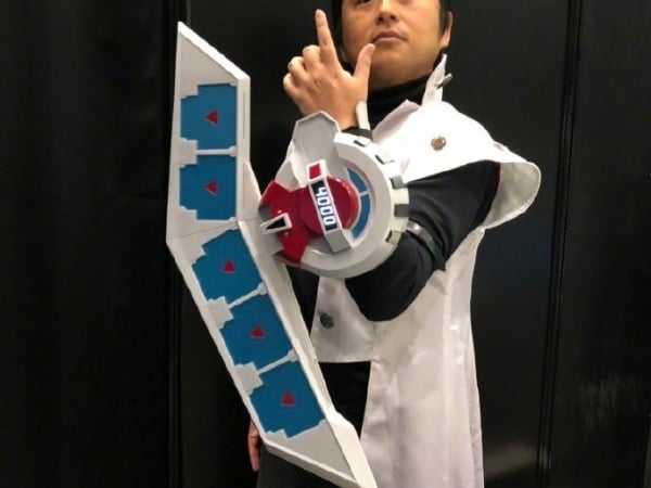 童年回憶！《遊戲王》卡片決鬥盤全新商品化　網友笑翻：好中二但想要一個！