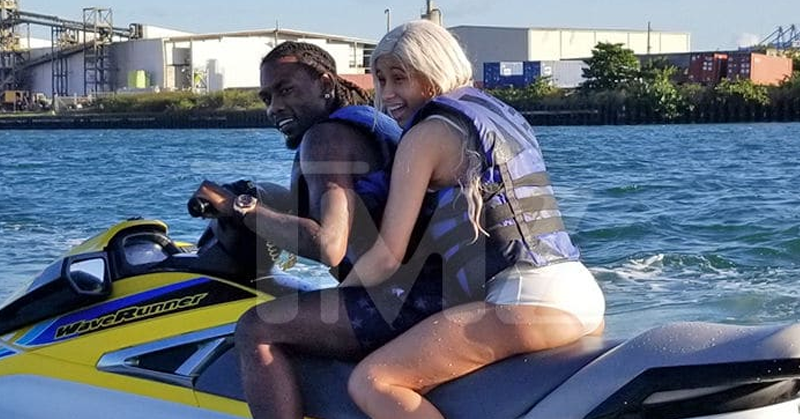 複合有望？離婚後 Cardi B 和 Offset 被拍到ㄧ起共乘水上摩托車！