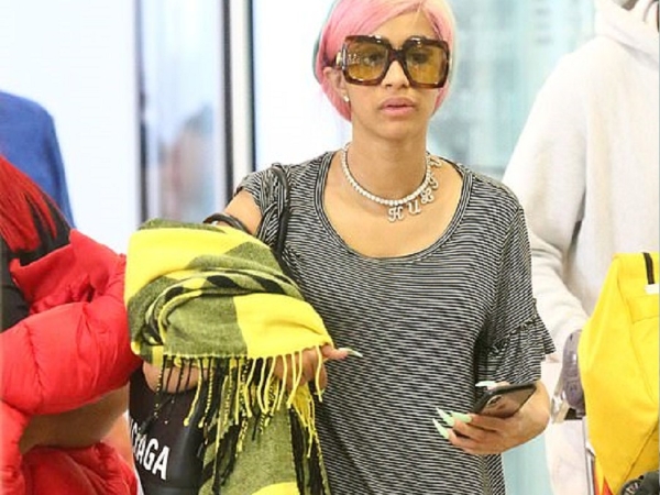 Cardi B 機場婉拒合照　立刻被路人回酸「難怪老公 Offset 會離開妳」讓她一秒暴怒！