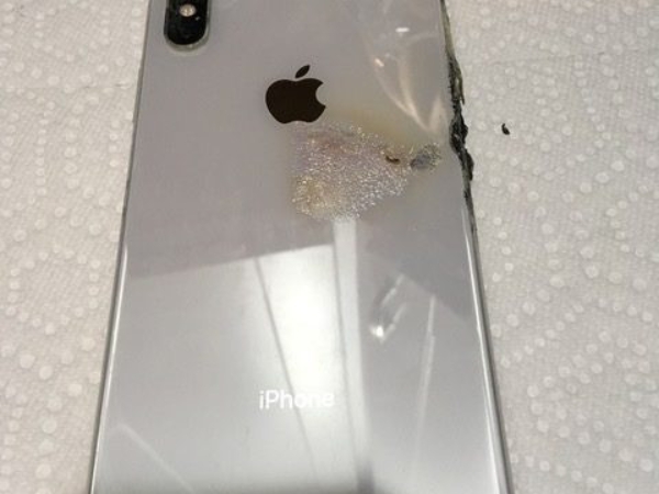 史上首例！網友發現口袋無故冒煙　竟是 iPhone XS Max 自體燃燒！