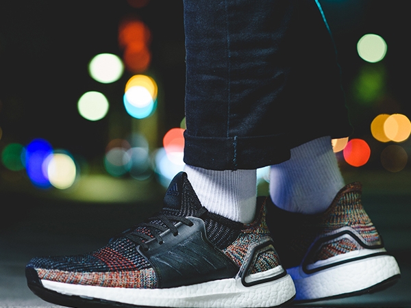 潮魂 2019 持續狂躁！adidas 最新神作 UltraBOOST 19 降臨，男、女款新色秒殺視線！