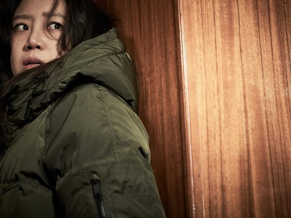 南韓新片票房冠軍,讓你頭皮發麻的極致恐懼!「你以為回到家就夠安全嗎?」