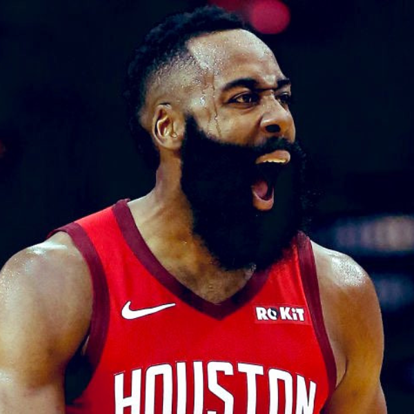 真的要跪了！「大鬍子」Harden 剩 5 秒被包夾照樣投進三分球　狂轟 44 分「大三元」逆轉擊敗勇士
