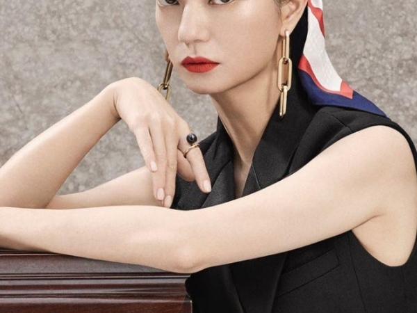 BURBERRY 大動作搶攻華人市場！對比「D&G 辱華事件」網友：真的差太多了！