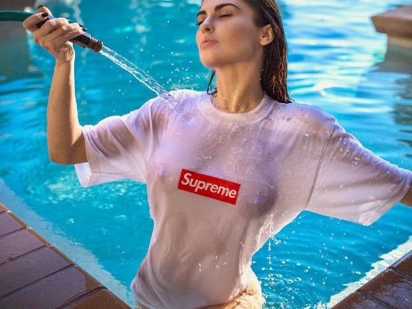還在 Adrianne Ho?這位隱藏在 IG 裡的 Supreme 女神 Alana Anderson,肯定要列入你的追蹤清單!