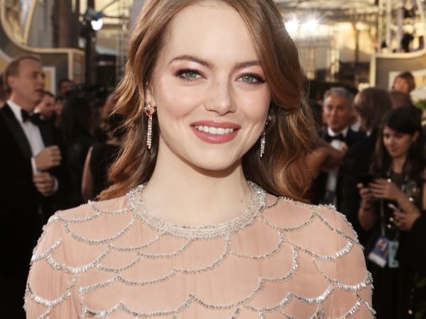 《瘋狂亞洲富豪》是許多白人扮演亞裔後的真正作品 艾瑪史東尷尬大喊:對不起!