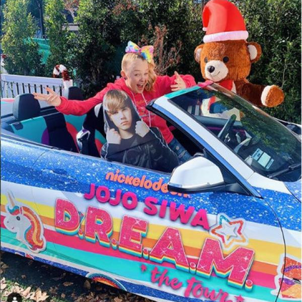 15 歲童星 JoJo Siwa 在與槓上小賈斯汀，IG 再度引戰