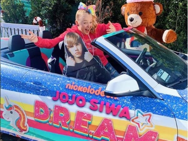 15 歲童星 JoJo Siwa 在與槓上小賈斯汀，IG 再度引戰