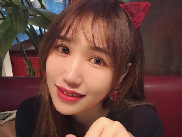 求婚成功！「這群人 尼克」信義區下跪求婚正妹女友 Ashley