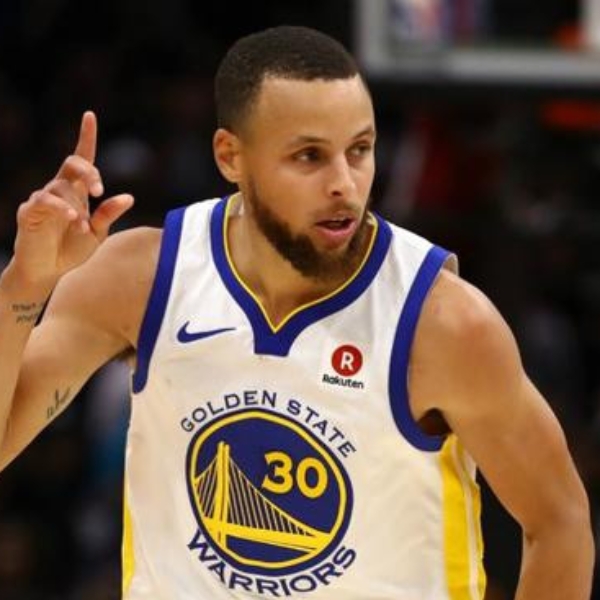 無私表現！勇士教練想幫 KD 設計戰術　KD 直接當場拒絕：先不要，把球傳給 Curry 讓他打就好