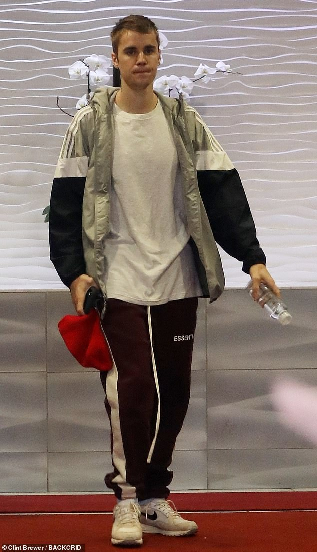 迷妹二度心碎！小賈斯汀被爆 2 月底正式舉辦婚禮　公開把海莉鮑德溫迎娶回家！