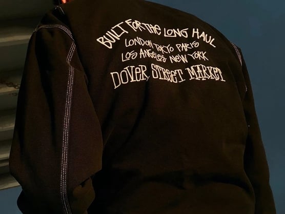 【J個稀好貨】僅限量 100 件！Stüssy x Carhartt WIP x DSM 三方合作稀罕外套將開售