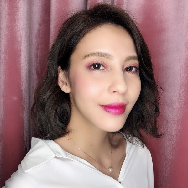 你聽過唇彩當腮紅，但你聽過腮紅當唇彩嗎？這款「光圈腮紅」絕對是今年大熱妝品！