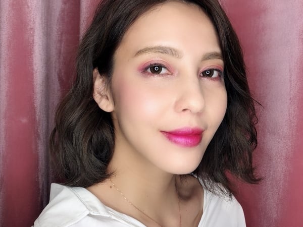 你聽過唇彩當腮紅，但你聽過腮紅當唇彩嗎？這款「光圈腮紅」絕對是今年大熱妝品！
