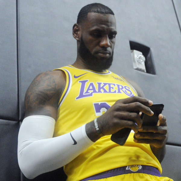 就是不想被罰 2 萬 5！詹皇發文公開質疑裁判判決　故意用「鄉民式問法」：我幫朋友問的