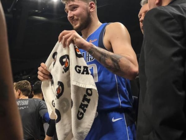 不敢置信！Luka Doncic 生涯首度被驅逐出場　賽後受訪表示「自己只是想要踢足球而已」