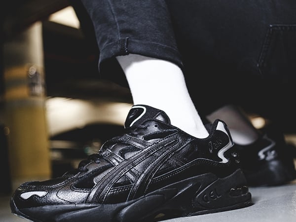 質感皮革讓老爹鞋更有味!ASICS 旗下 ASICSTIGER 潮流力作 GEL-KAYANO 5 OG 全新版本,極簡黑白配色、男女款強勢再臨!