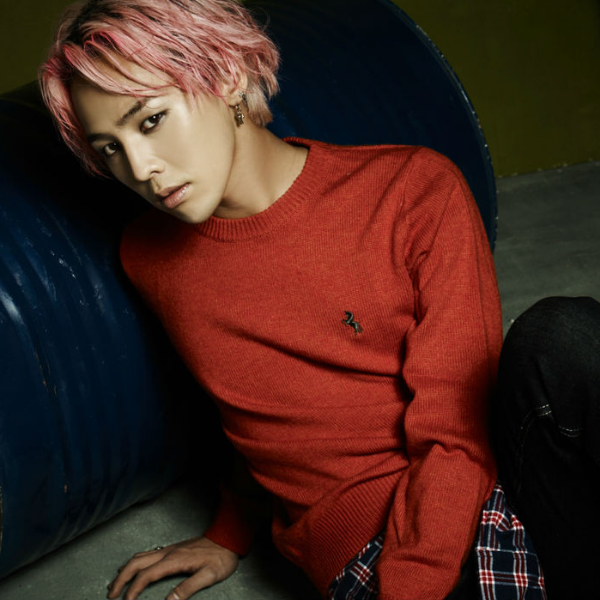 為何 GD 穿很帥、我穿就走鐘？將 G-Dragon 推向「穿搭教科書」的幕後推手竟是這位「神秘的女孩」...