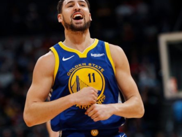 平均35秒就得一分！勇士浪花兄弟 Klay 三分11投10中狂轟44分 命中率高曾達100%
