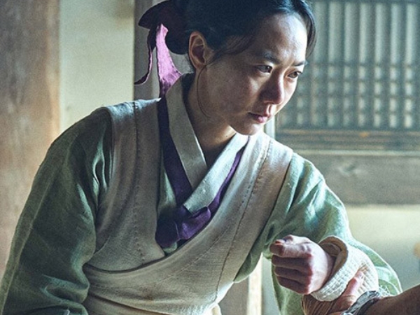 專訪／Netflix 活屍劇《李屍朝鮮》演員受訪大吐苦水，朱智勛：「拍完我腳都發炎了，那些活屍更可憐⋯」