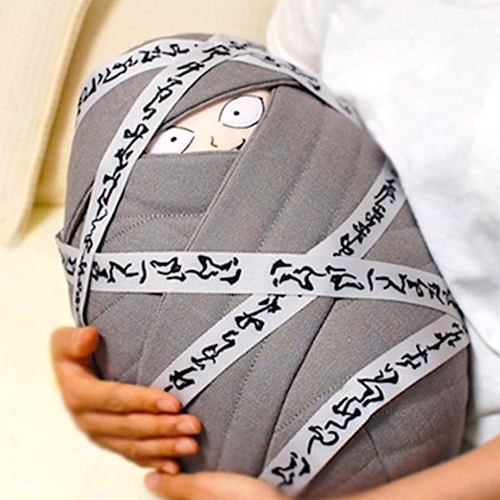笑到你發毛！日本推出《幽遊白書》忌子「飛影嬰兒」等比玩偶　網友：不知道扒開長怎樣？
